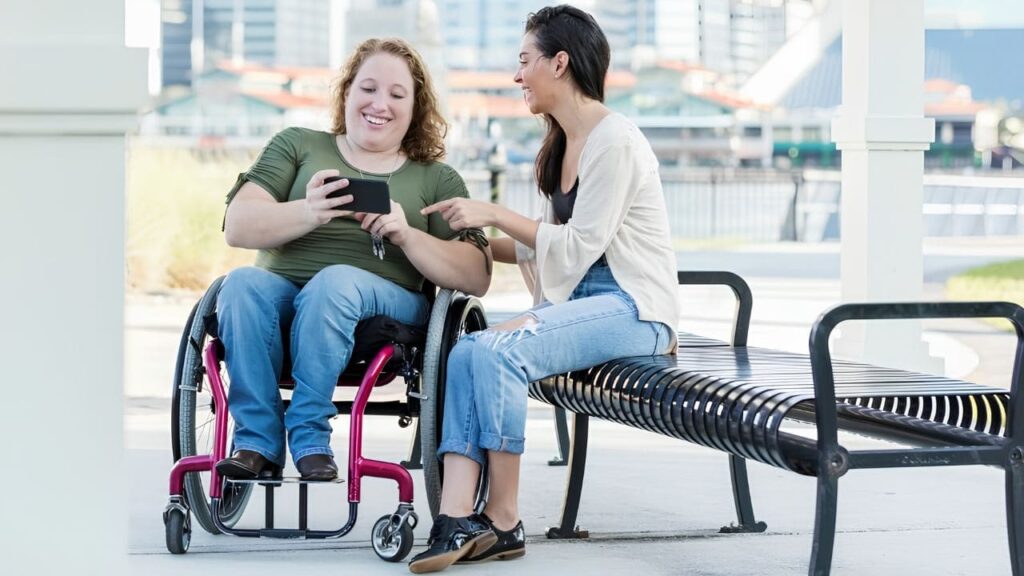 FAMMA exige regular la figura del asistente personal de personas con discapacidad