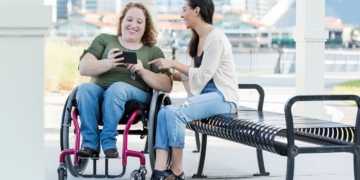 FAMMA exige regular la figura del asistente personal de personas con discapacidad