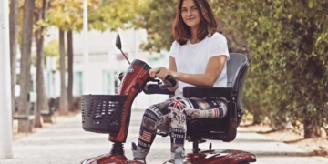 Paula, influencer con discapacidad, asegura que solo en 1 de cada 10 baños adaptados