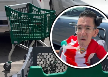 Brianeitor estalla ante las personas que dejan los carritos de la compra en plazas PMR