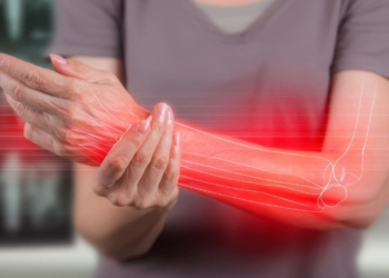 Grado de discapacidad del 68% por fibromialgia, cefaleas y problemas visuales