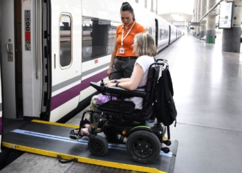 Servicio de asistencia de Adif para personas con movilidad reducida