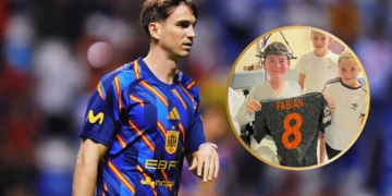 El bonito gesto de Fabián Ruiz con un niño que padece una enfermedad rara