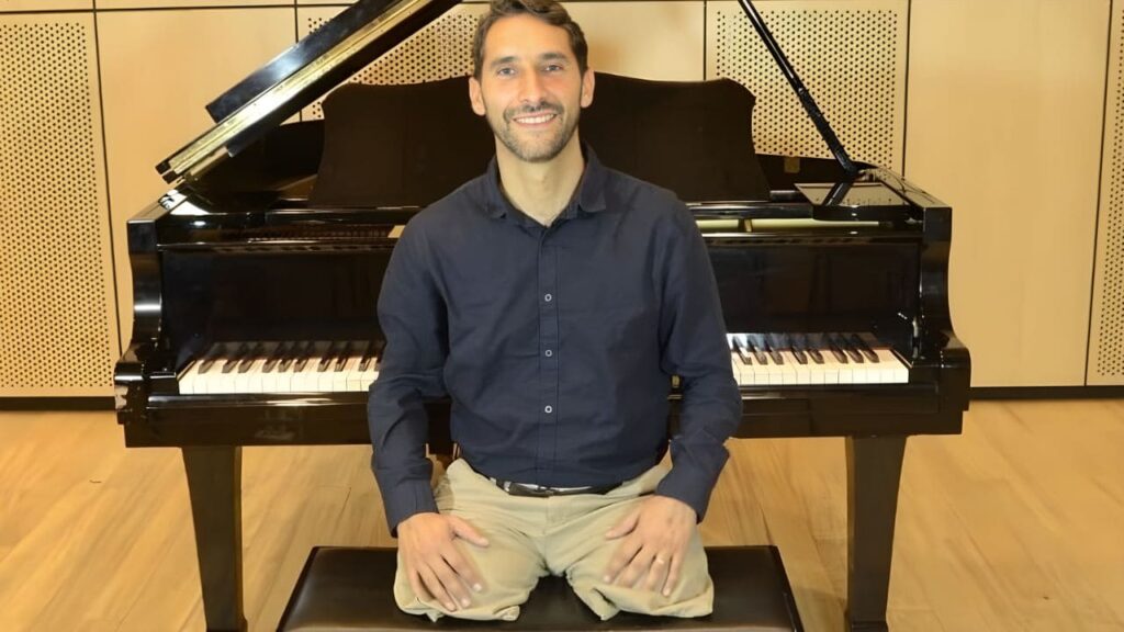 Juan Manuel Montañez, músico y escritor con discapacidad que busca ayudar a otras personas a través de su experiencia de vida