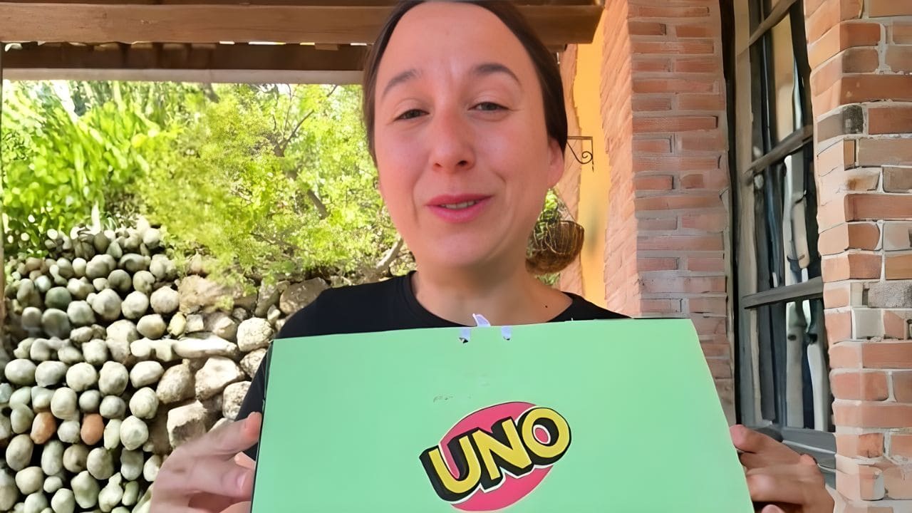 'UNO' adaptado y accesible para niños con discapacidad visual