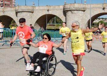 La II Carrera Solidaria por la Espina Bífida de AMEB reúne a más de 500 participantes y supera de nuevo su objetivo de recaudación