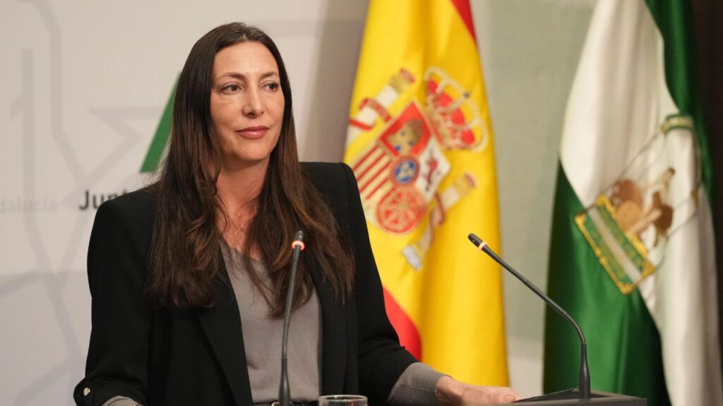 La Junta de Andalucía anuncia récord en dependencia con 352.209 personas atendidas y rebaja la espera a 446 días, la más baja en 15 años