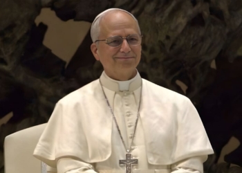 La visita del Papa a Madrid contará con subtitulado en directo para personas sordas