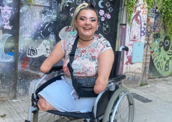 Paloma López, maquilladora con discapacidad