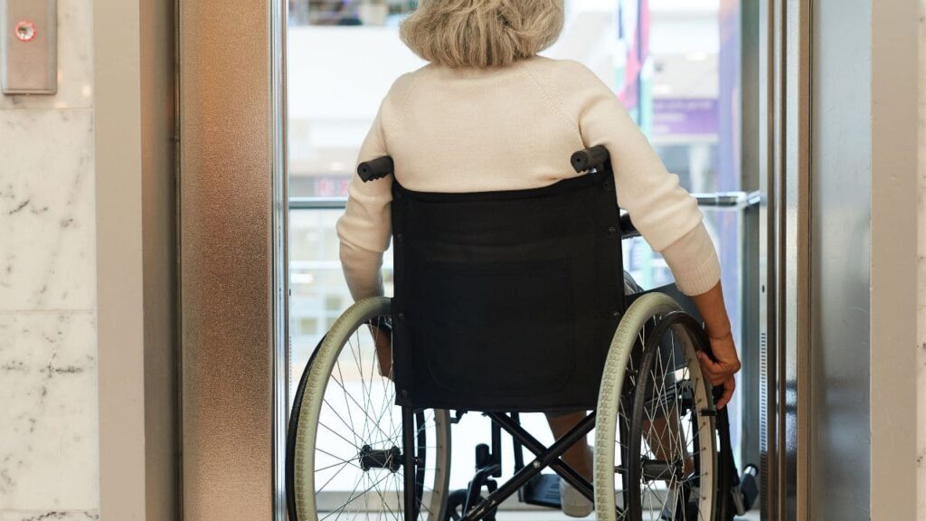 Protocolo de evacuación para personas con movilidad reducida
