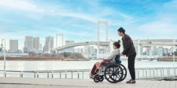Viajar a Tokio en silla de ruedas o con discapacidad: así son sus criterios para convertirse en una ciudad accesible