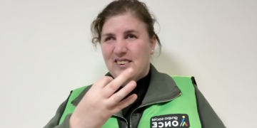 Ana Belén, voluntaria sordociega de la ONCE