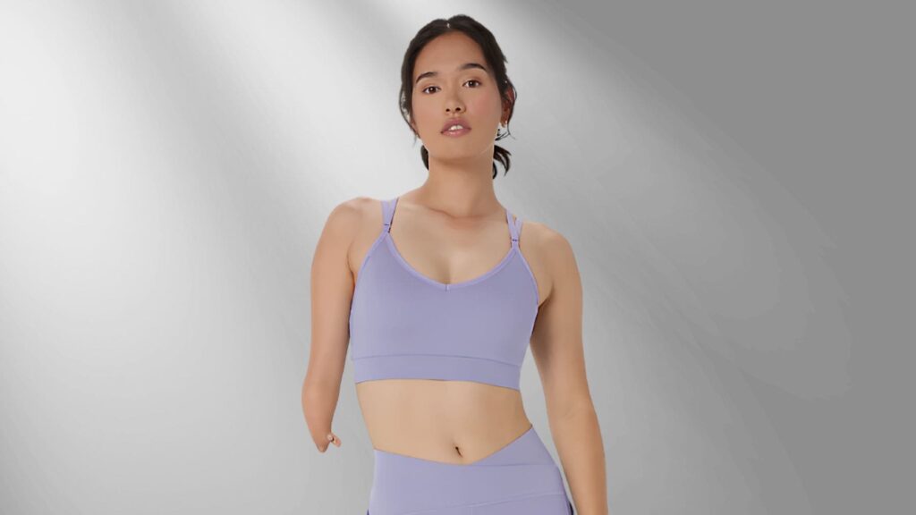 ASICS, marca de ropa deportiva, presenta sus productos con modelos con discapacidad