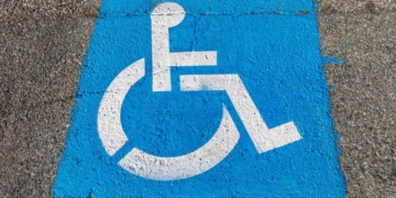 Cómo solicitar la renovación de la tarjeta de estacionamiento para personas con movilidad reducida