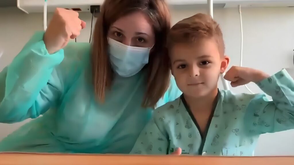 Diego, un niño de 5 años con leucemia, busca con urgencia un donante de médula ósea