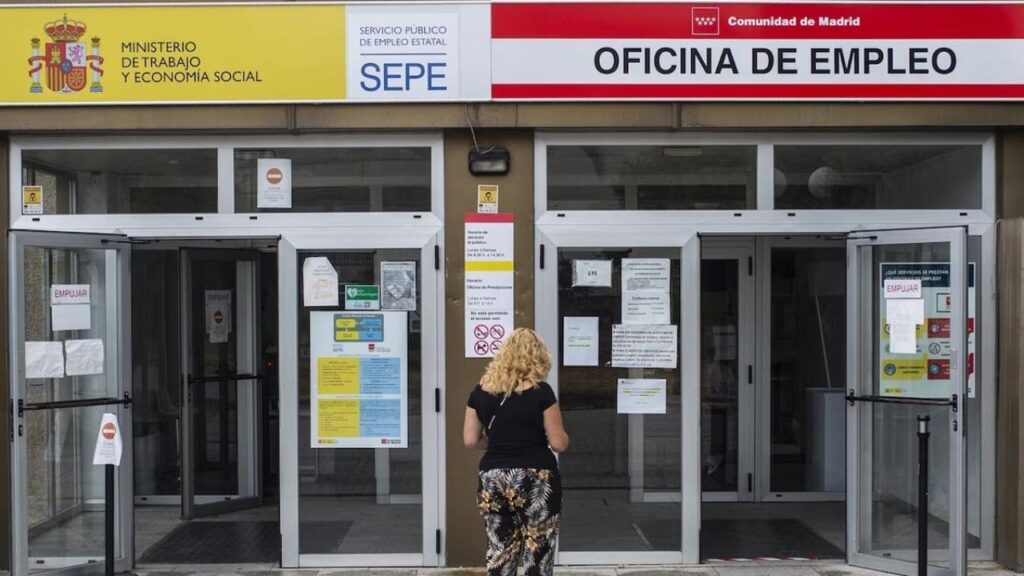 El límite de rentas para cobrar el subsidio del SEPE sube a 915,75 euros al mes en 2026: así puedes actuar si lo superas