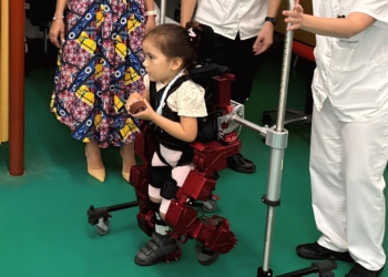 Nuevo exoesqueleto infantil en el Hospital de la Arrixaca