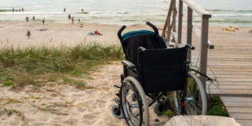 FEBHI plantea renovar las pasarelas de las playas para mejorar la accesibilidad y facilitar un acceso autónomo al mar
