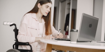 Trabajos que se pueden y no se pueden compatibilizar con una incapacidad permanente total