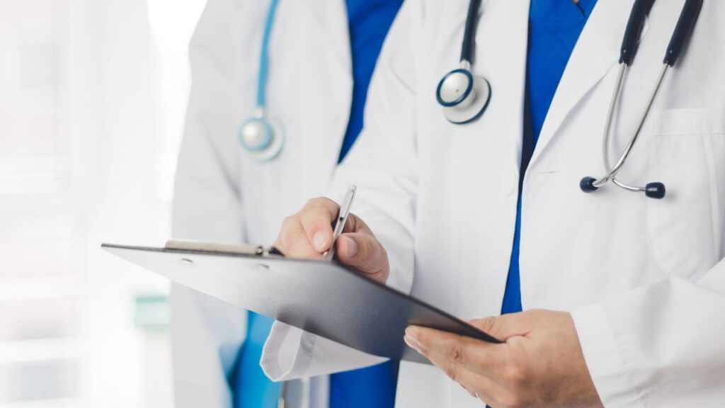 El INSS puede concederte (o denegarte) la incapacidad permanente sin citarte al Tribunal Médico