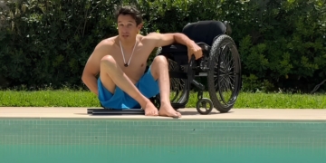 Pablo Tovar lamenta la falta de accesibilidad en las piscinas para personas con movilidad reducida
