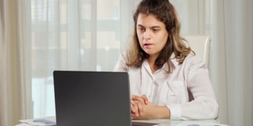 Trabajadora con autismo