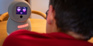 Nuevo robot con inteligencia emocional para terapias de niños con autismo