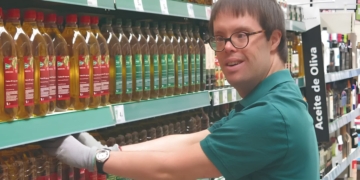 Beñat Huarte, trabajador de El Corte Inglés con síndrome de Down