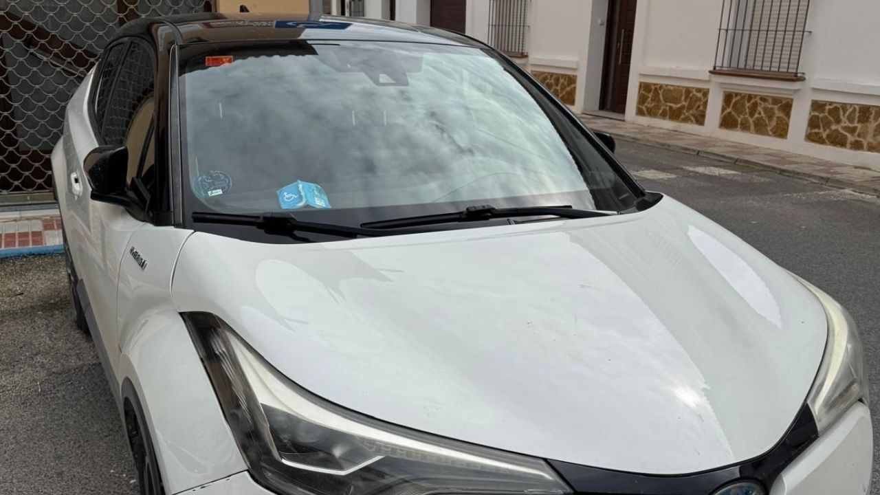 Denuncian a un concejal de Arjonilla por utilizar indebidamente una tarjeta de aparcamiento PMR