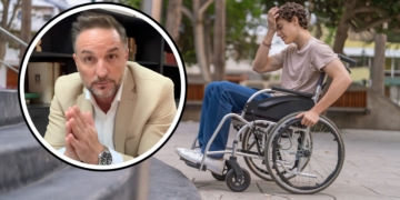 El abogado Xavi Abat propone una sanción para quienes no ayuden a las personas con discapacidad en la vía pública