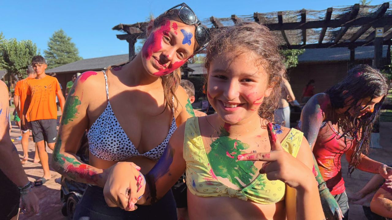 Francesca, niña de 10 años con discapacidad
