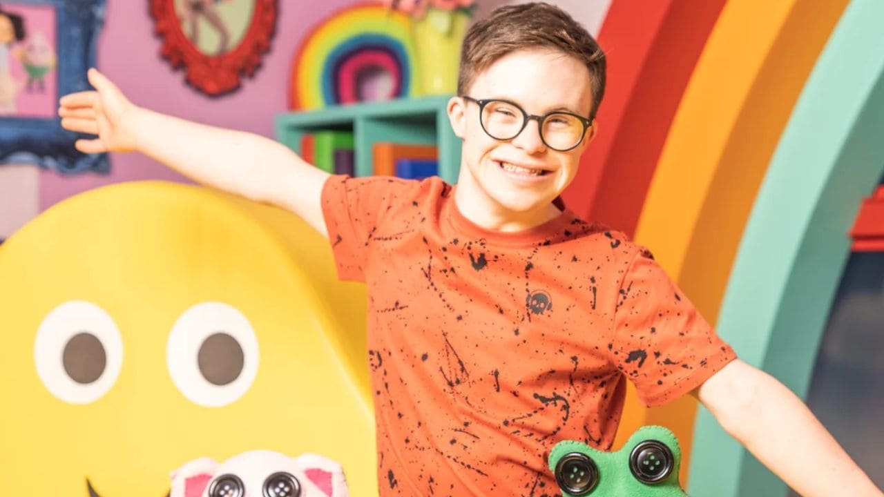 George Webster, presentador con síndrome de Down del canal infantil 'CBeebies' de la BBC