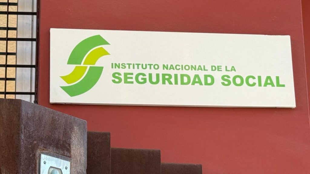 El INSS deniega la incapacidad a una peón de cadena de montaje con trombosis en la retina y el TSJ le da la razón: «Marcha autónoma» y pruebas normales