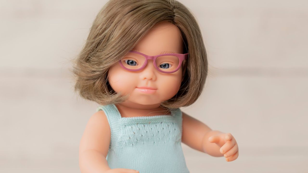 Muñeca con síndrome de Down