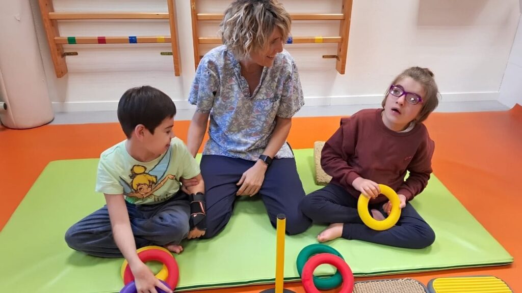 Nuevas ayudas de 120.000 euros para el tratamiento con el método Petö: Están destinadas a menores de 16 años con daños neurológicos