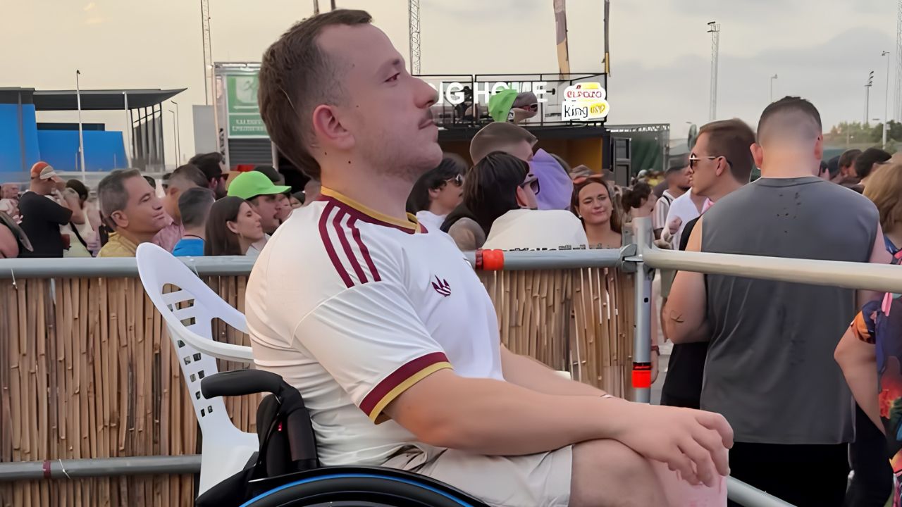 Pablo Molina muestra la accesibilidad en el 'Low Festival' de Torrevieja