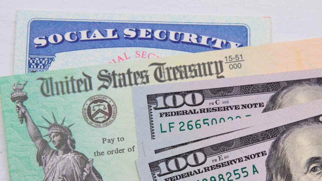 Pagos del Seguro Social por incapacidad: cuándo cobran los beneficiarios del SSDI y del SSI y cuánto reciben