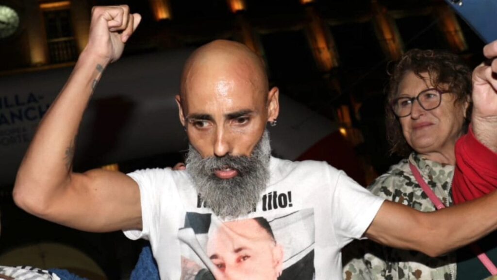 ‘SúperPaco’, primera persona con parálisis cerebral en alcanzar a pie la cima del Mulhacén: «Es una lección de vida»