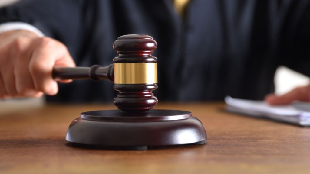 El Supremo niega la pensión de viudedad pese a seis años de convivencia e hijas en común: «Sin constitución formal de pareja de hecho no hay derecho»
