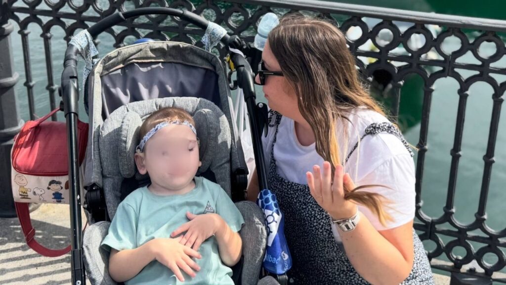 Zuriñe Lasagabaster, madre de un niño en silla de ruedas: «Poder viajar seguro, acompañado y bien asistido no es un privilegio, es un derecho»