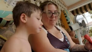 Arancha, con 36 años y madre de un niño de 4: "Aunque tenga discapacidad intelectual, yo me considero como una madre normal y corriente"