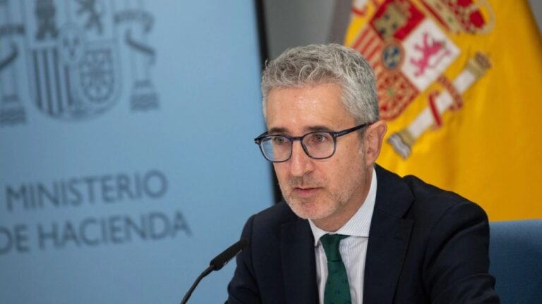 Hacienda permite a los mayores de 65 años donar su vivienda habitual a sus hijos sin pagar IRPF si han vivido en ella al menos 3 años