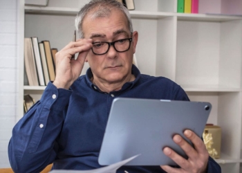 Informe de la Seguridad Social que acredita la edad legal de jubilación del ciudadano