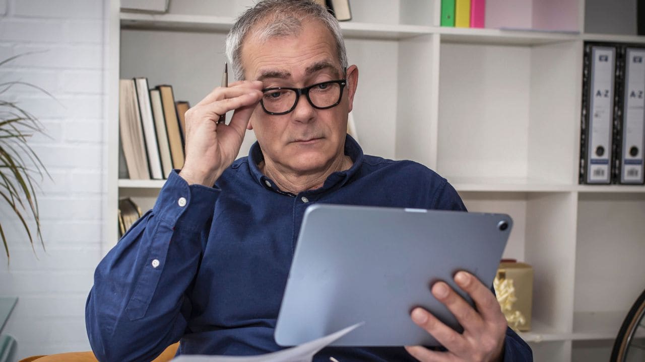 Informe de la Seguridad Social que acredita la edad legal de jubilación del ciudadano