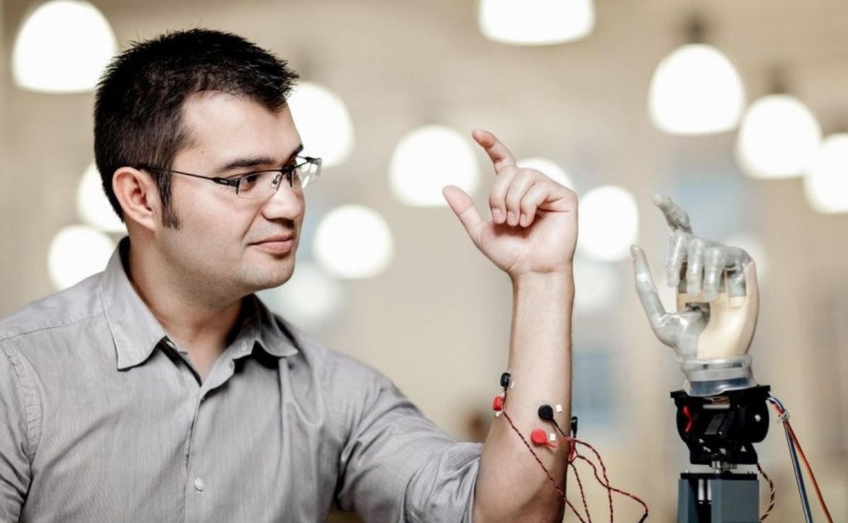 Max Ortiz, creador de la primera prótesis capaz de transmitir sensaciones