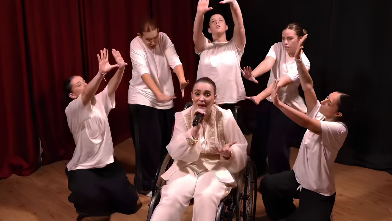 Candidatura de Miriam Fernández, cantante con discapacidad, para el Benidorm Fest
