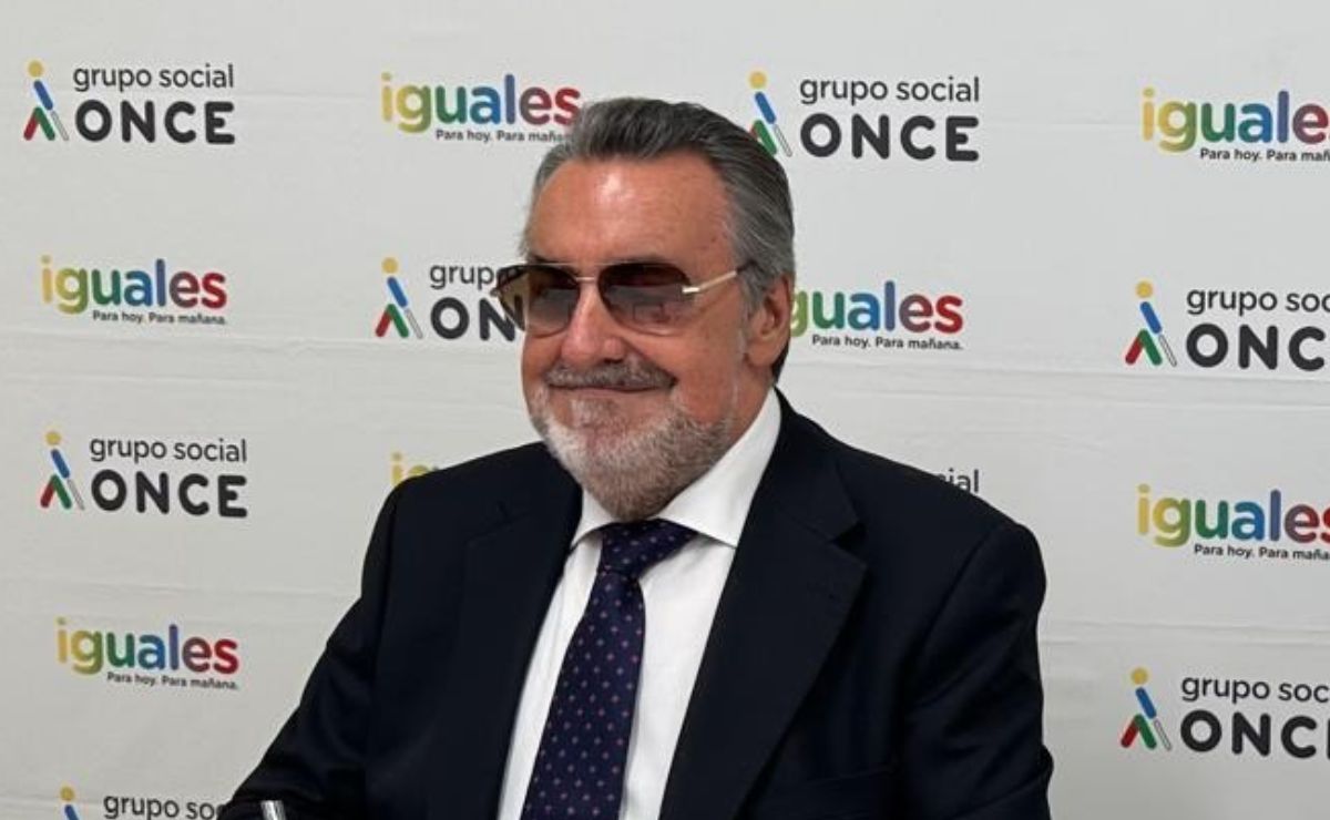 Correos y la ONCE firman un acuerdo que afecta a millones de clientes con discapacidad: esto es lo que va a cambiar