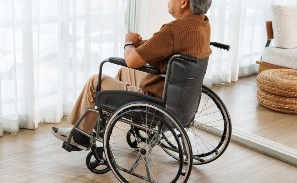 Un hombre de 70 años con paraplejia se queda sin la gran invalidez por superar la edad de jubilación