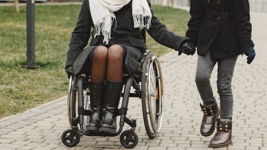 Una funcionaria jubilada por incapacidad y con esclerosis múltiple logra la gran invalidez que MUFACE le negaba: «Es destruible mediante prueba»