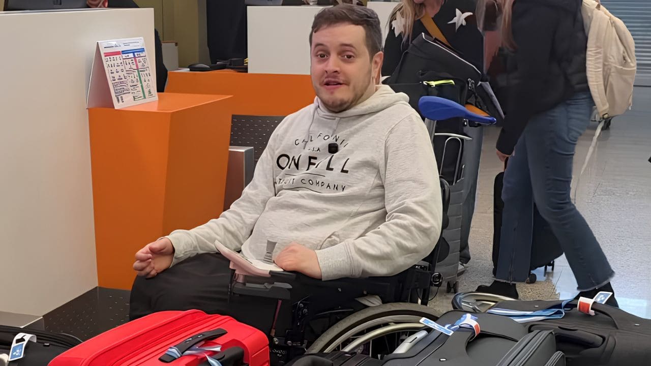 Víctor Guerrini y las dificultades de viajar en silla de ruedas